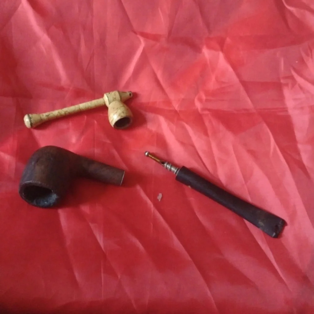 2 Pipes - Picture 3 of 3